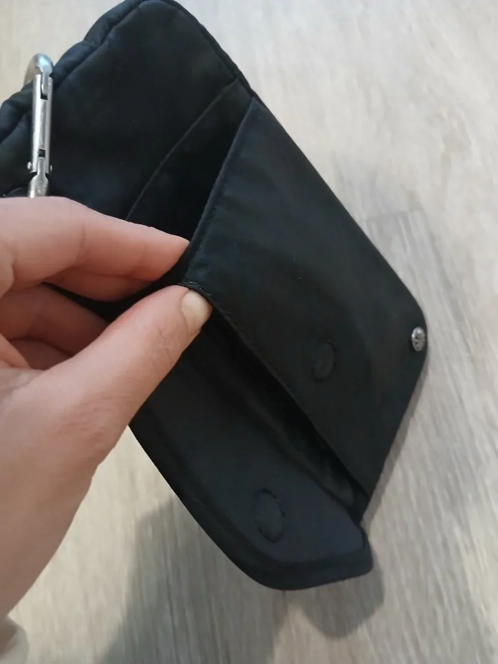 GREAT LARGE WRISTLET ATHLETA BLACK!!!